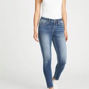 Vigoss® Mid Rise Heritage Tonal Flying V Back Pocket Skinny Jean
